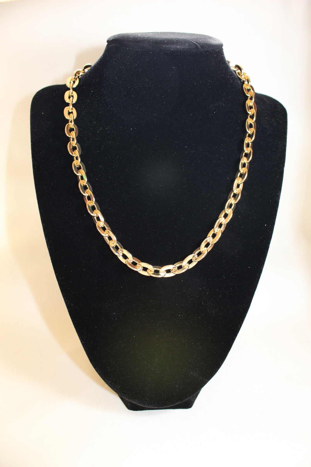 Simple golden chain of round beads