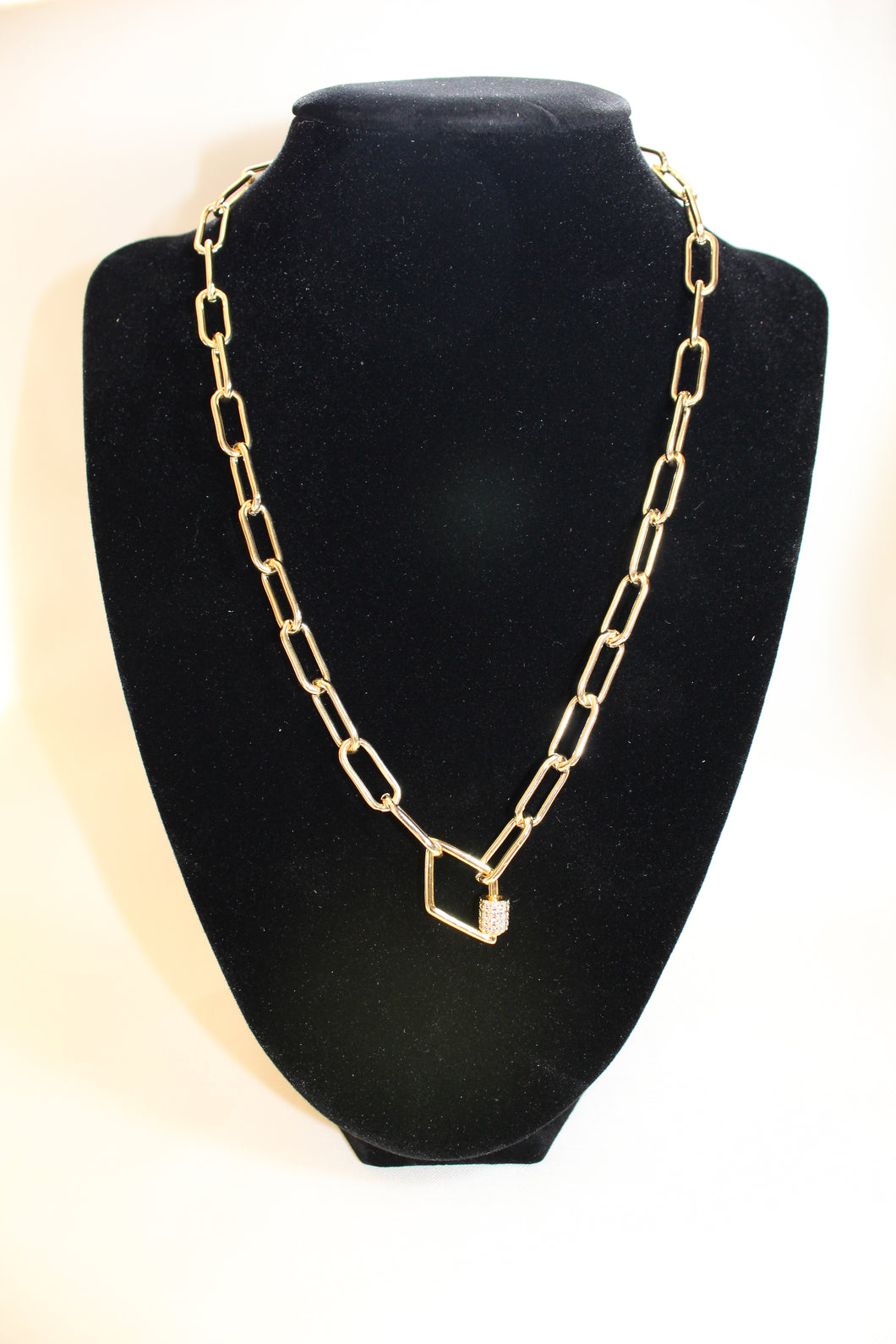 Chunky Gold Rhombus Chain with Geometric Diamond