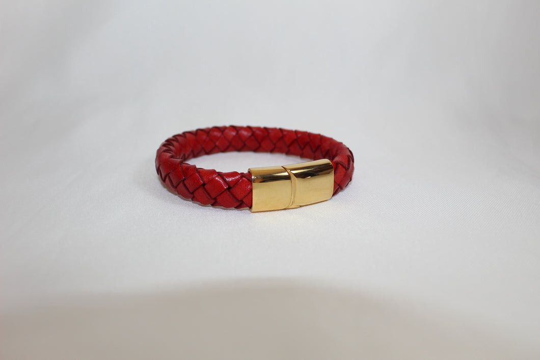 Pulsera de piel roja vintage con broche magnético dorado