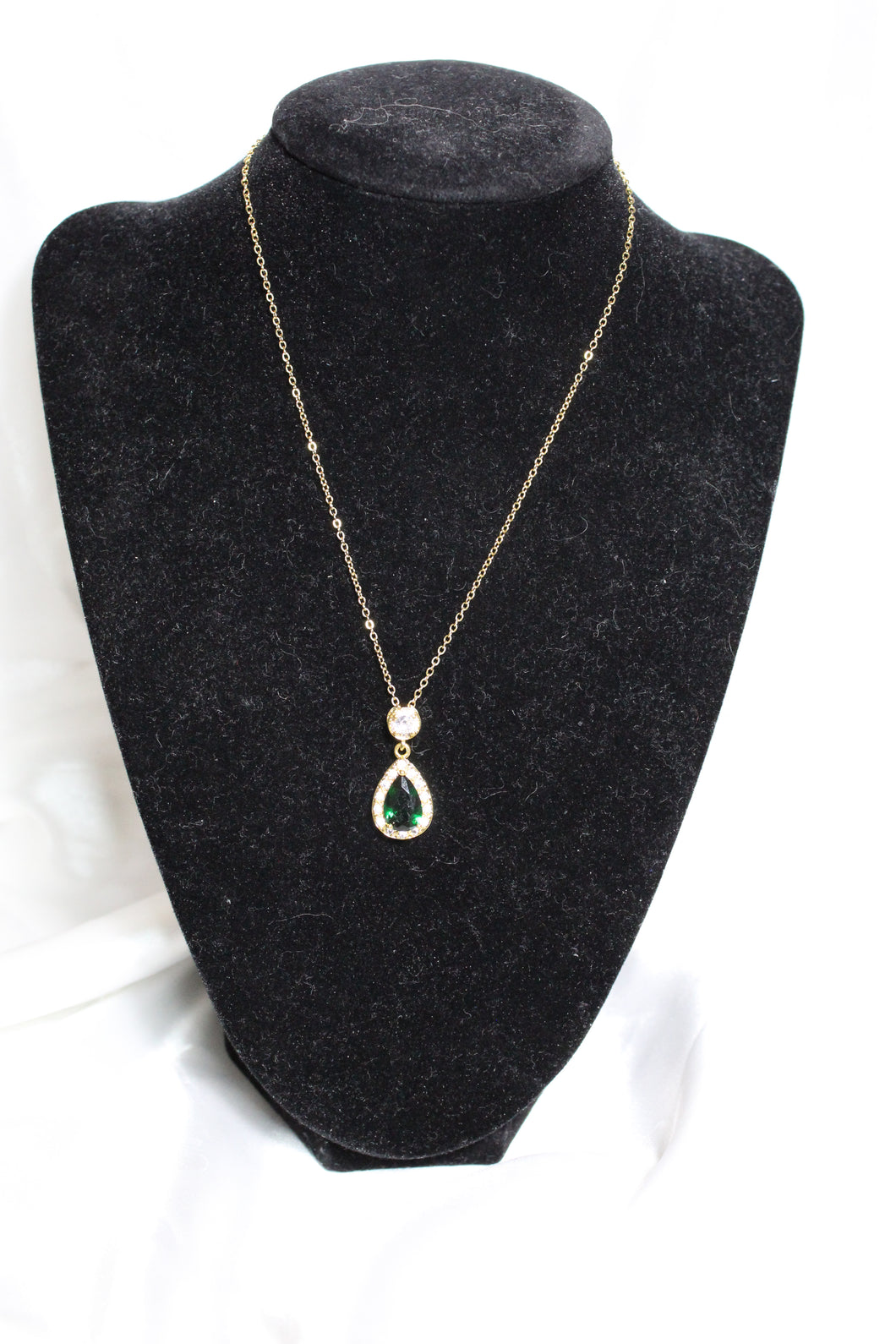 Green crystal and zirconia necklace